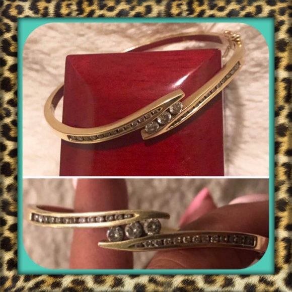 14k Solid Gold Jewelry - 💥SPECIAL REDUCED PRICE!!! FIRM✅
👑14k Solid Gold Genuine Diamond Bangle
